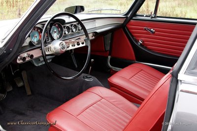 Volvo P1800E '70 interior.JPG