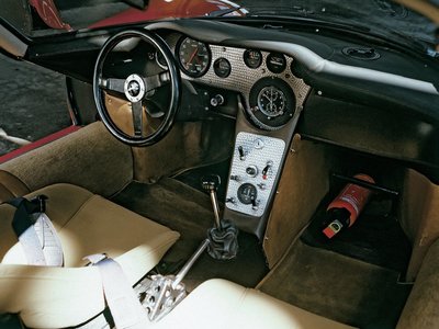 Alfa Romeo 33 Stradale '67 interior.jpg
