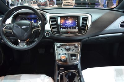 Chrysler 200S Mopar '14 interior.jpg