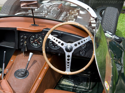 Jaguar XKSS '57 interior.jpg