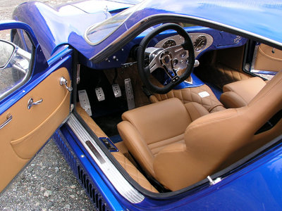 Faralli & Mazzanti Antas V8 '06 interior.jpg