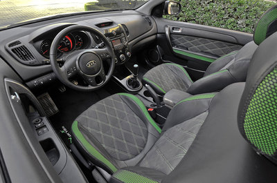 Kia Forte Koup Type R '10 interior.jpg
