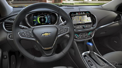 Chevrolet Volt '15 interior.jpg