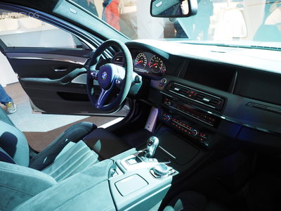 BMW M5 30 Jahre Edition '14 interior.jpg