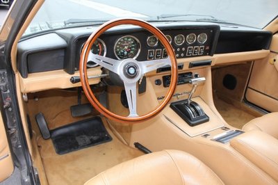 De Tomaso Longchamp GTS '80 interior.jpg