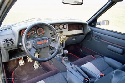 Peugeot 205 Turbo 16 '85 interior.jpg
