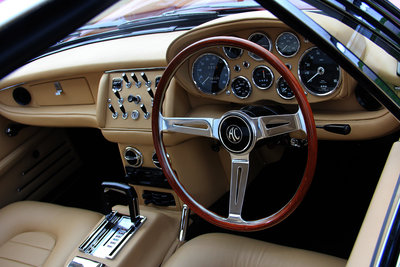 AC 428 Coupe '67 interior.jpg