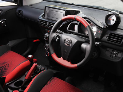 Toyota iQ GRMN Supercharger '12 interior.jpg