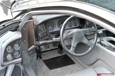 Jaguar XJ220 '92 interior.jpg