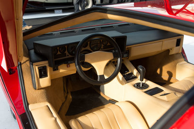 Lamborghini Countach 25th Anniversary '88 interior.jpg