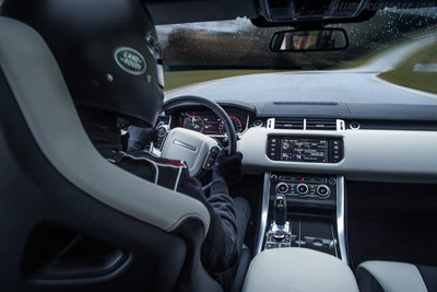 Land Rover Range Rover Sport SVR '14 interior.jpg