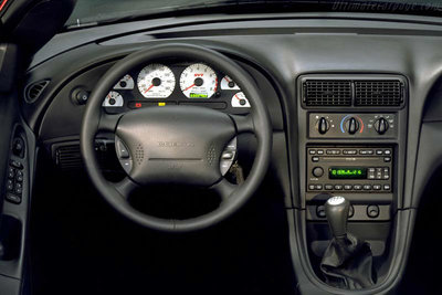Ford Mustang Cobra SVT '03 interior.jpg