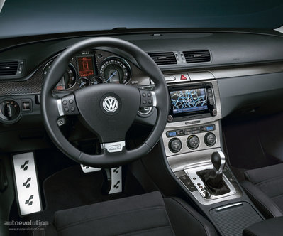 Volkswagen Passat R36 '07 interior.jpg