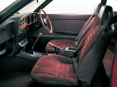 Mazda Cosmo AP RX-5 '75 interior.jpg