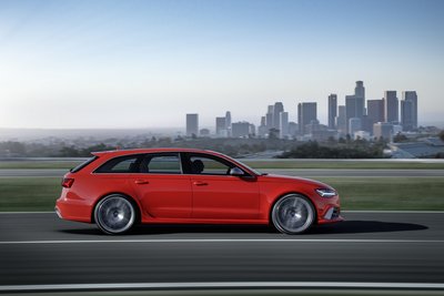 Audi RS6 Avant performance '15 side.jpg